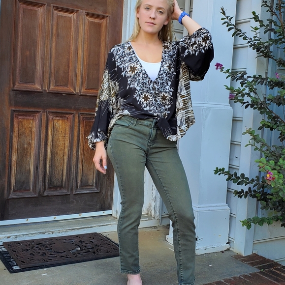 🌟Host Pick🌟 Free People Olive/Grey Wash Jean 27 - Picture 4 of 8